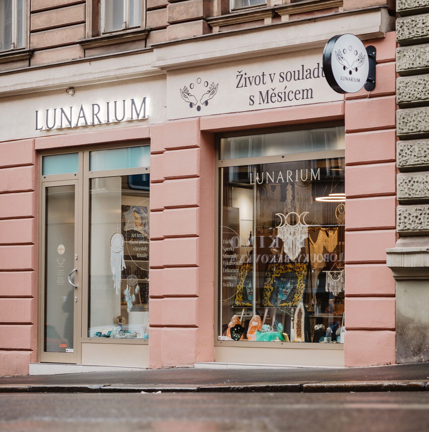 obchod Lunarium
